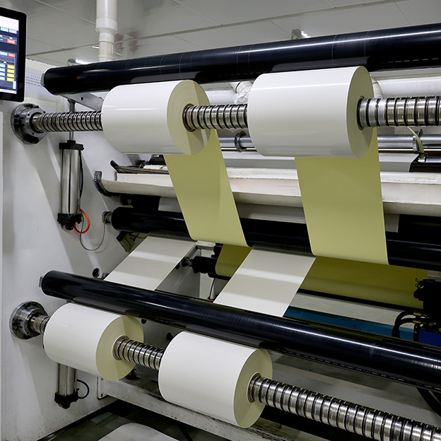 UV Inkjet Glossy White Paper Vinyl Sticker Self Adhesive Film Roll UV-Activated Adhesive Paper Roll Label Paper