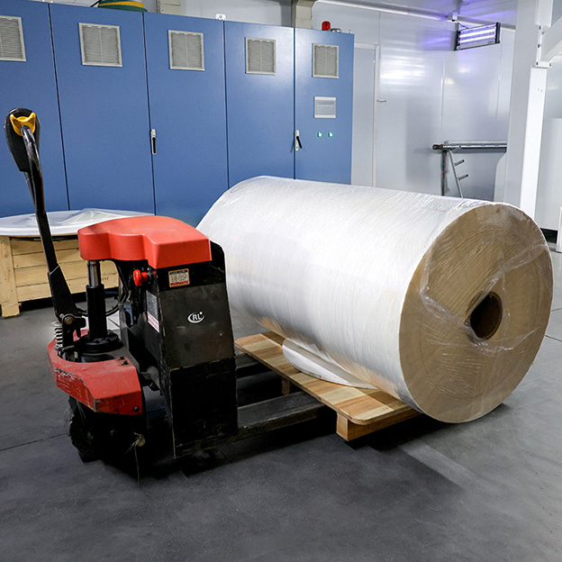 50 Mics Transparent Label Jumbo Roll Printing Material Adhesive Clear BOPP Label Jumbo Roll