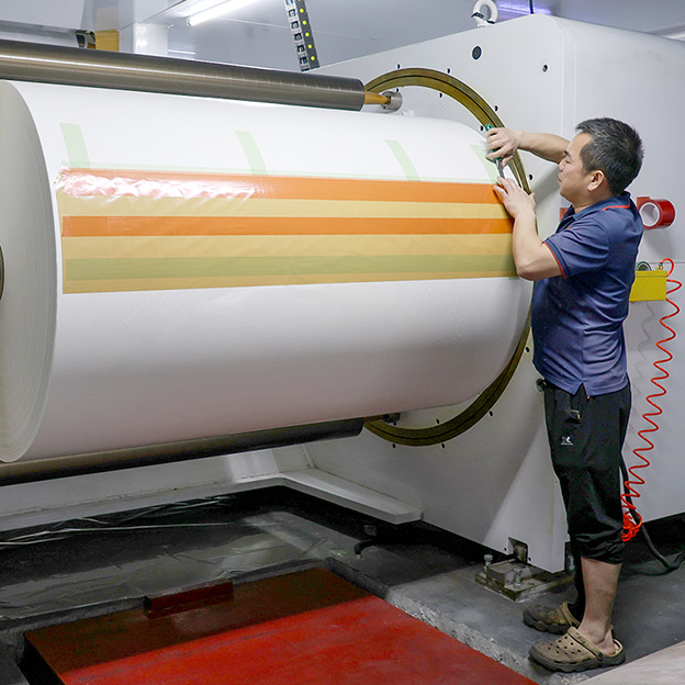 Factory PP PE PET PVC BOPP Vinyl Transparent Self Adhesive Sticker Label Paper Jumbo Roll