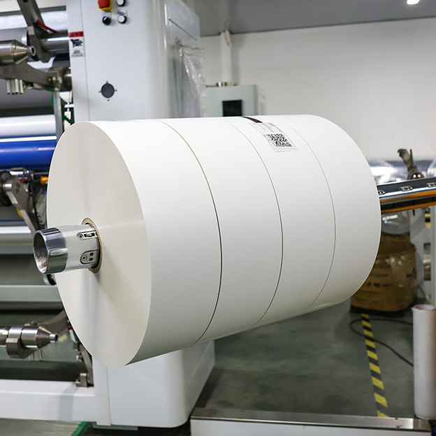 Matte/Glossy White Synthetic PP Adhesive Paper Film Label Sticker Paper Jumbo Rolls