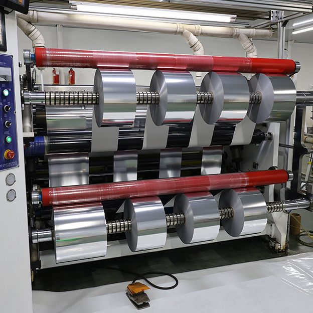 Factory Direct Sale 50u TC Metallized BOPP Labeling Flexographic Printing Self Adhesive Sticker Label Jumbo Roll