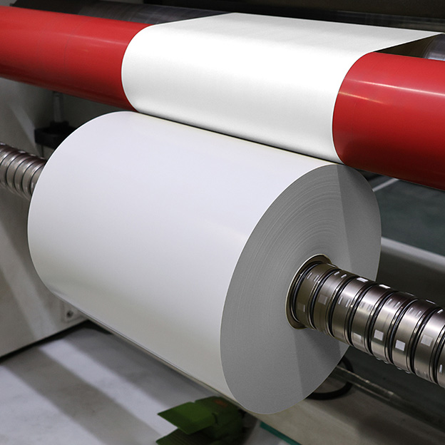 Factory Wholesale 80gsm Semi Gloss Self Adhesive Paper Labels Sticker in Jumbo Rolls Packaging Label