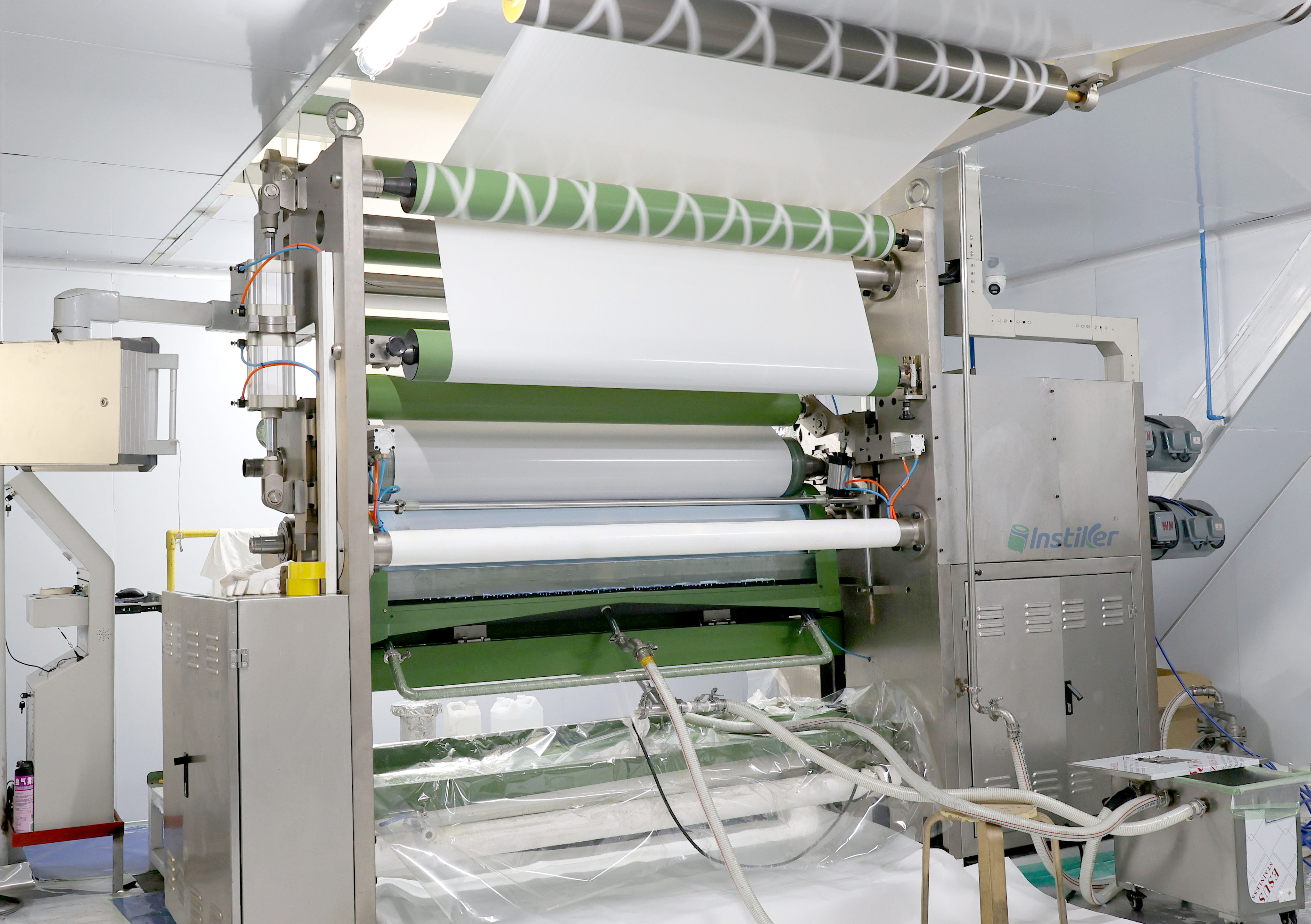 Self-adhesive label classification