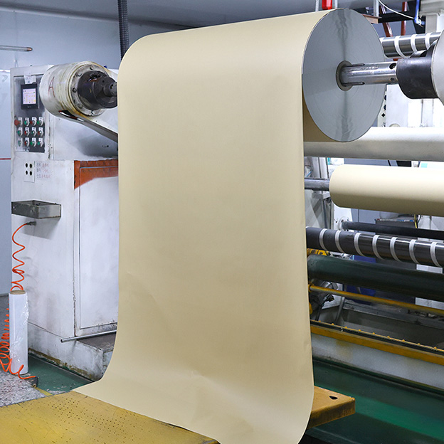 Environmentally friendly self-adhesive labels made of kraft paper in jumbo rolls